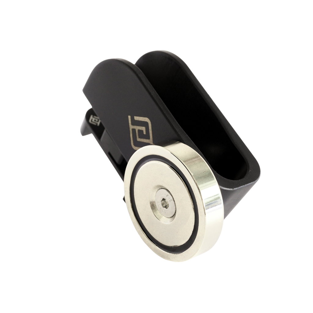 Mag pouch Magnetic 2011 with Outside magnet